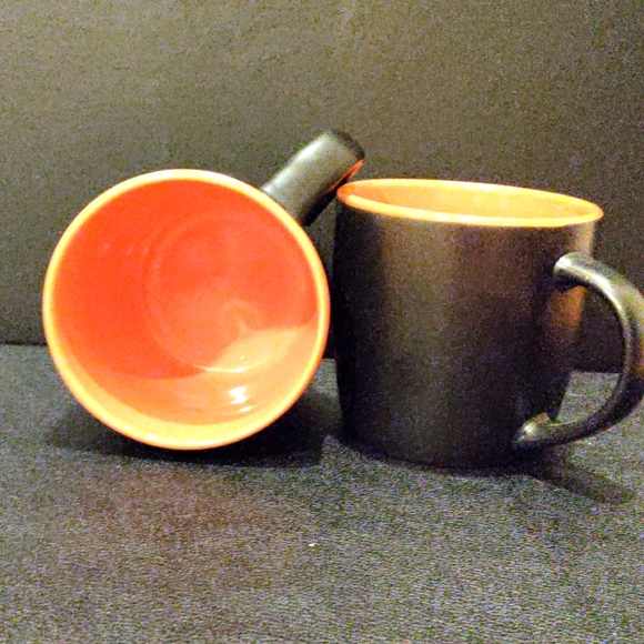 Sino Singware Other - 2 black & orange mugs